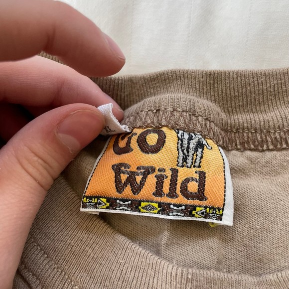 Victoria Falls Zimbabwe GO WILD Light Brown T-Shirt with Zebra Womena Size XL - Picture 2 of 5